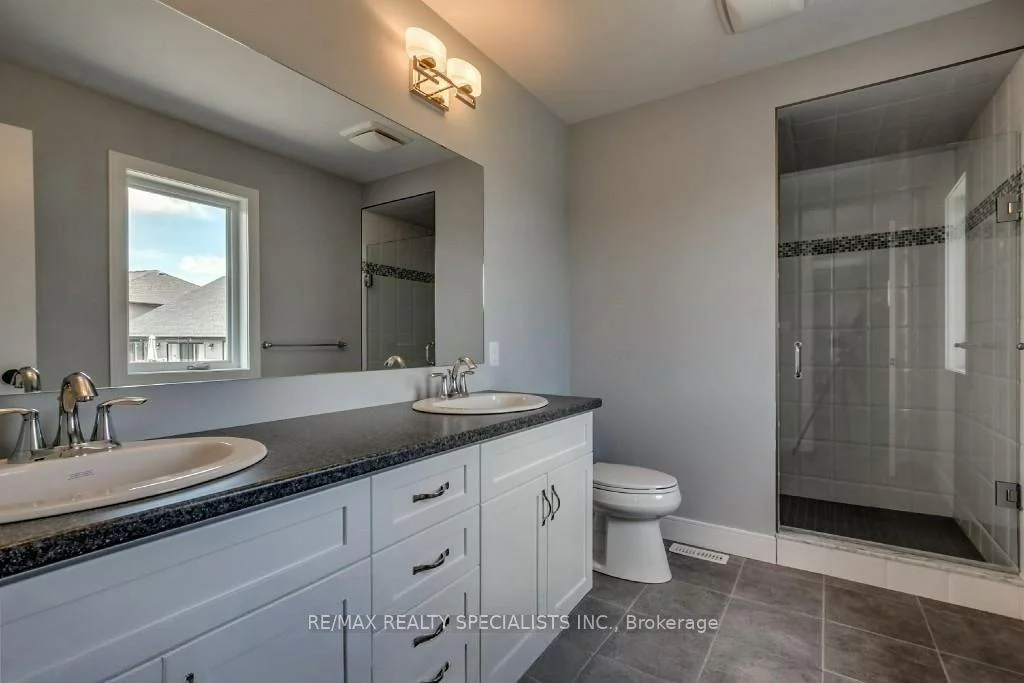 Photo 4 of 720 Halifax Road, Woodstock, Woodstock - North — HOMEH