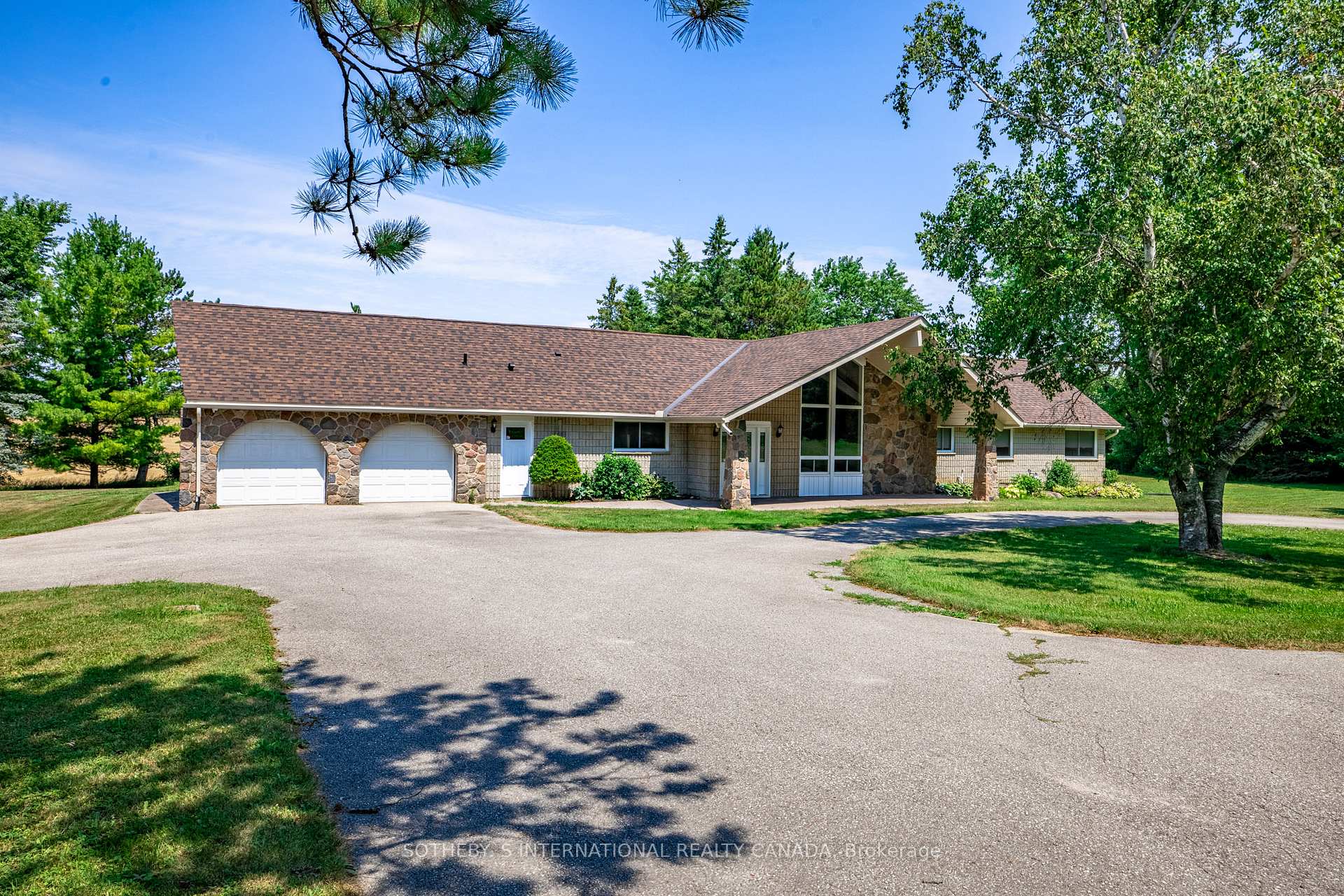 Photo 3 of 5512 3rd Line, New Tecumseth, Rural New Tecumseth — HOMEH