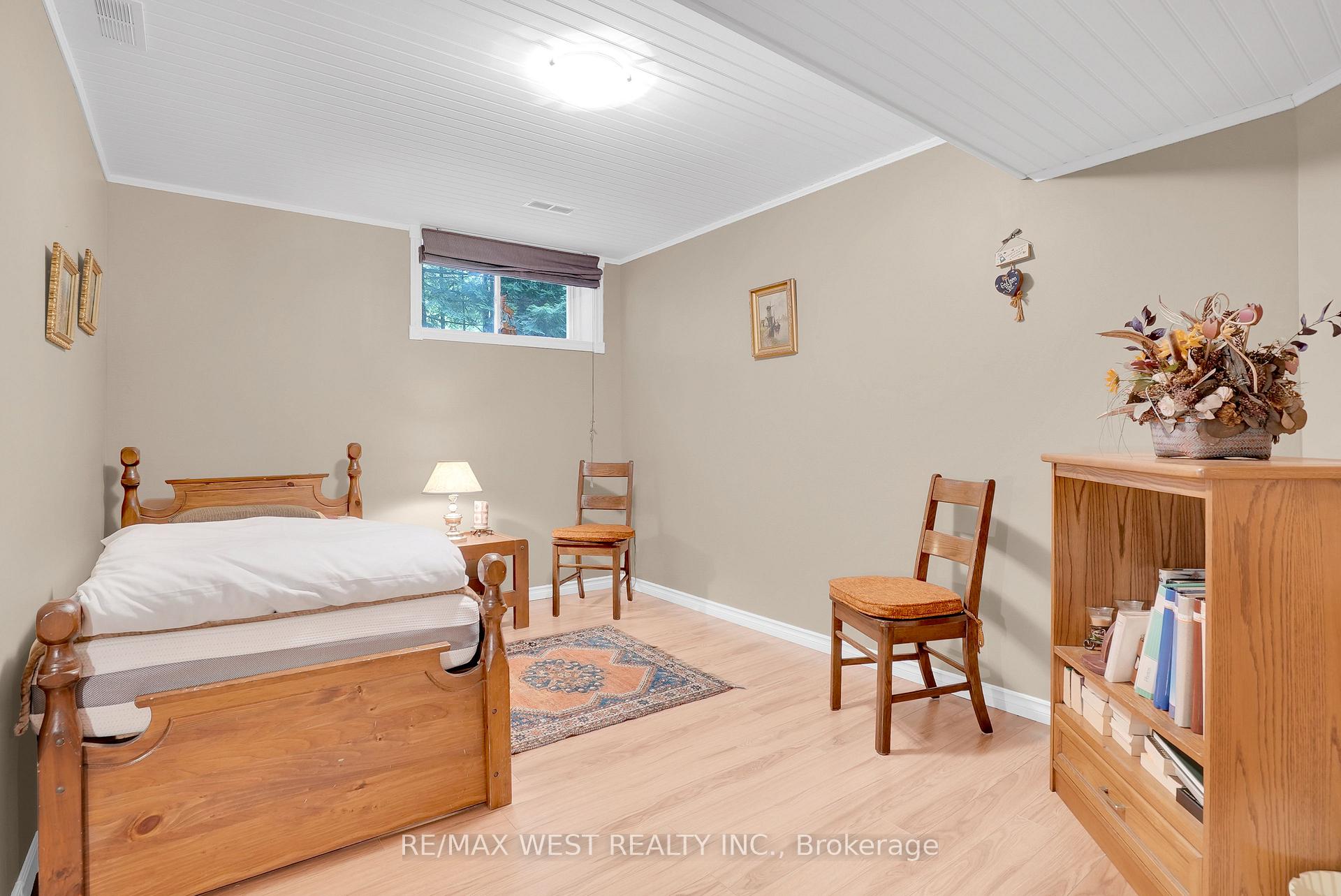 Photo 12 of 20 Deerhurst Highlands Drive, Huntsville, Chaffey — HOMEH