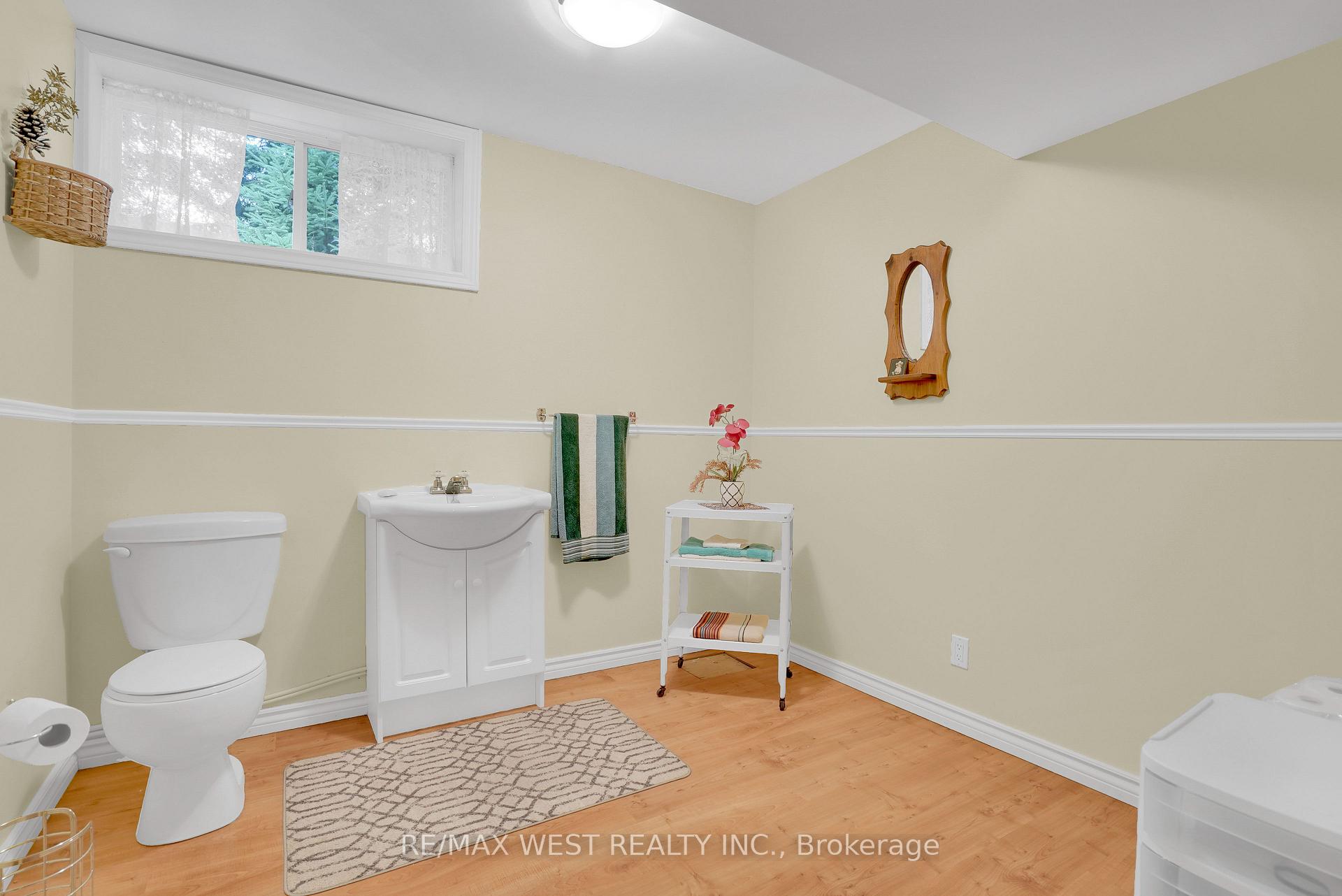 Photo 13 of 20 Deerhurst Highlands Drive, Huntsville, Chaffey — HOMEH