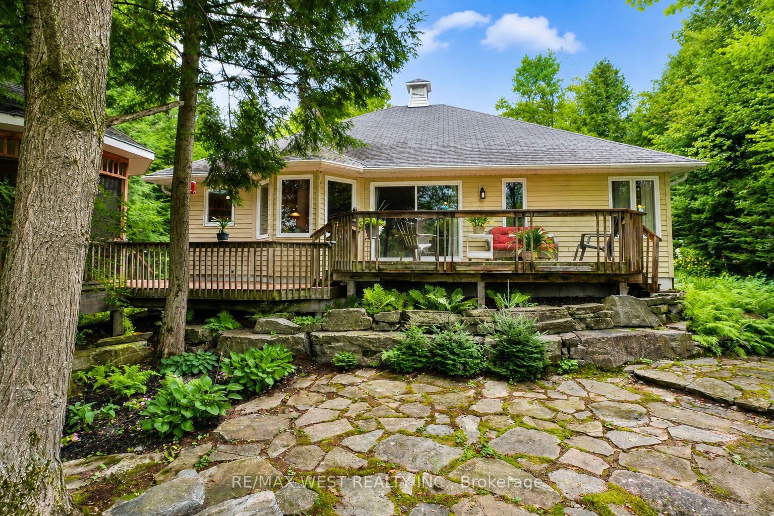 Photo 15 of 20 Deerhurst Highlands Drive, Huntsville, Chaffey — HOMEH