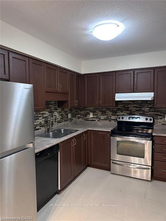 Photo 6 of 11 Sorrento Street, Kitchener, Huron Park — HOMEH