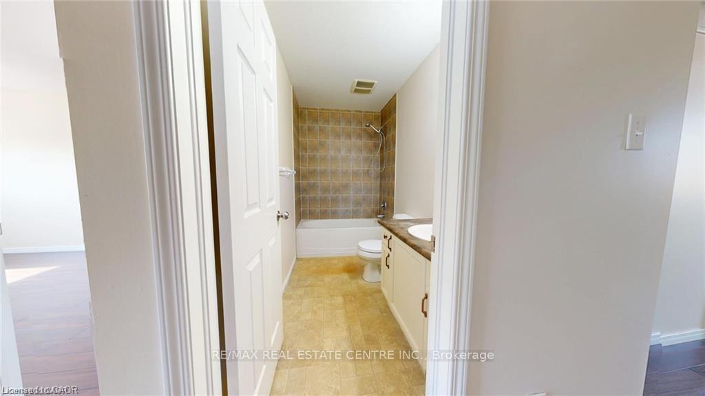 Photo 16 of 11 Sorrento Street, Kitchener, Huron Park — HOMEH
