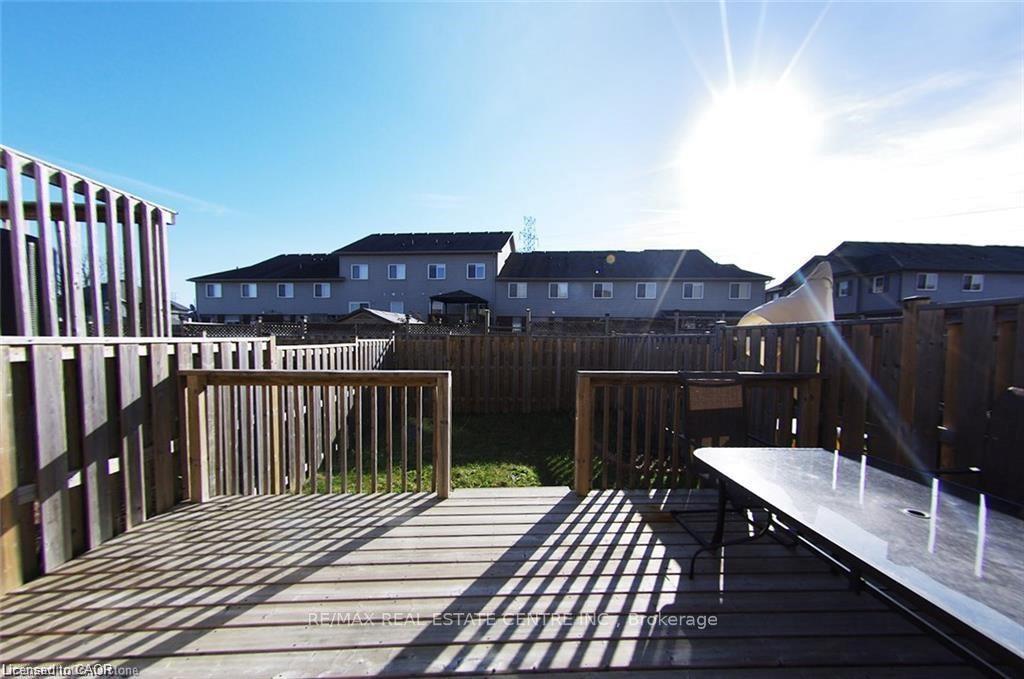 Photo 26 of 11 Sorrento Street, Kitchener, Huron Park — HOMEH