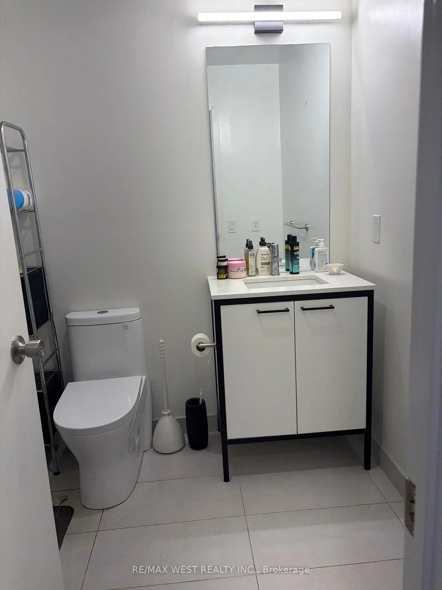 Photo 12 of Unit 910, 1808 St Clair Avenue W, Toronto, Weston-Pellam Park — HOMEH