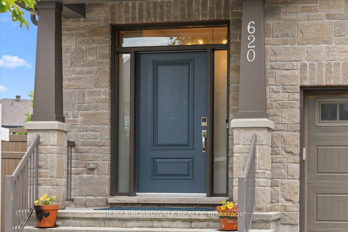 Photo 2 of 620 Barry Helman Drive, Ottawa, Barrhaven - Cedargrove/Fraserdale — HOMEH