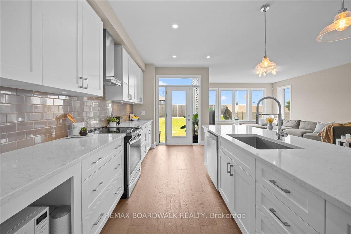 Photo 7 of 620 Barry Helman Drive, Ottawa, Barrhaven - Cedargrove/Fraserdale — HOMEH