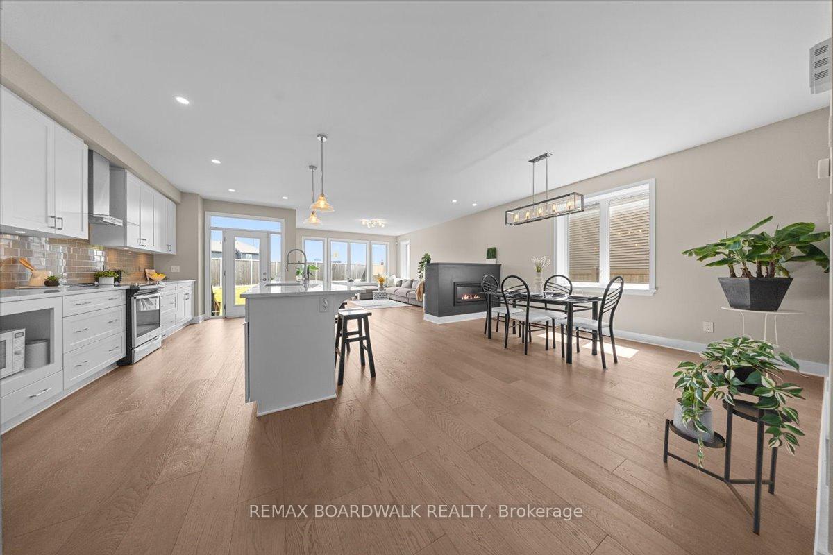 Photo 8 of 620 Barry Helman Drive, Ottawa, Barrhaven - Cedargrove/Fraserdale — HOMEH