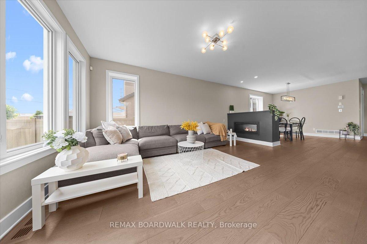 Photo 12 of 620 Barry Helman Drive, Ottawa, Barrhaven - Cedargrove/Fraserdale — HOMEH