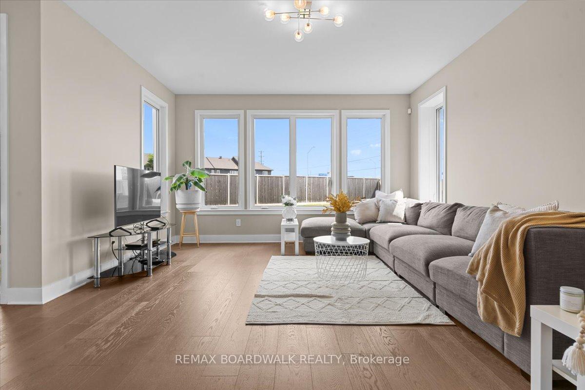 Photo 13 of 620 Barry Helman Drive, Ottawa, Barrhaven - Cedargrove/Fraserdale — HOMEH
