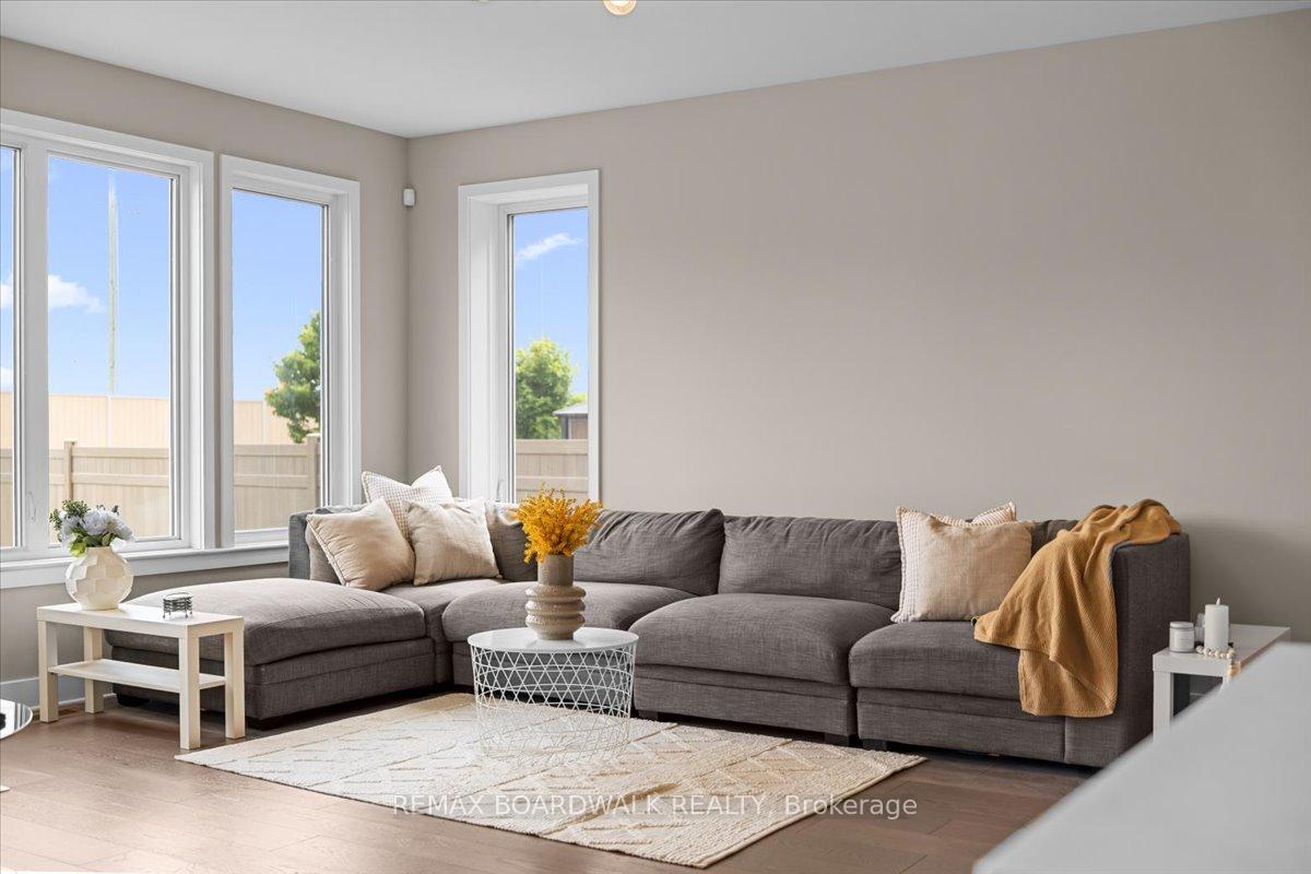 Photo 16 of 620 Barry Helman Drive, Ottawa, Barrhaven - Cedargrove/Fraserdale — HOMEH