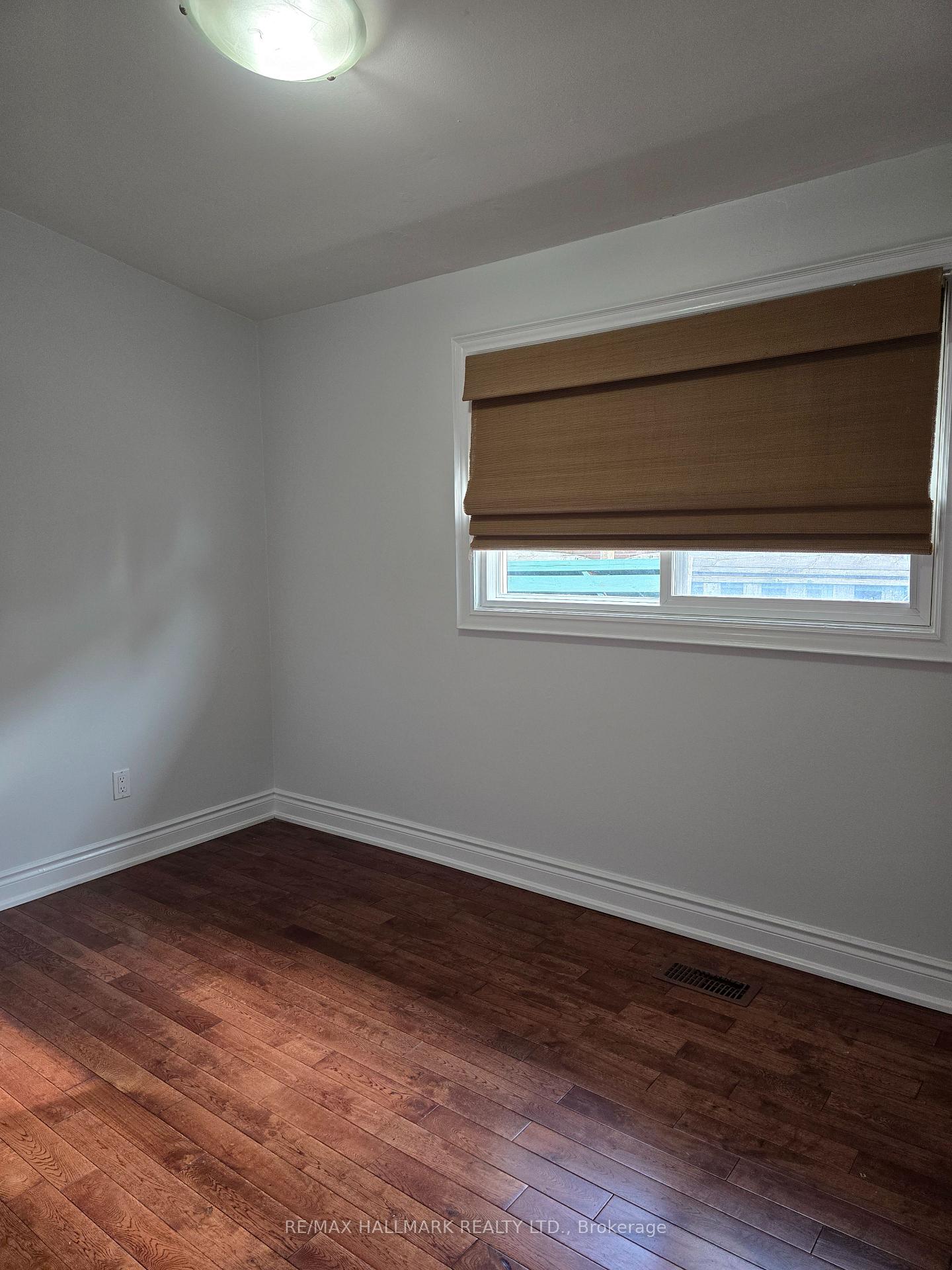 Photo 17 of Unit Upper Portion, 53 Billington Crescent, North York, Parkwoods-Donalda — HOMEH