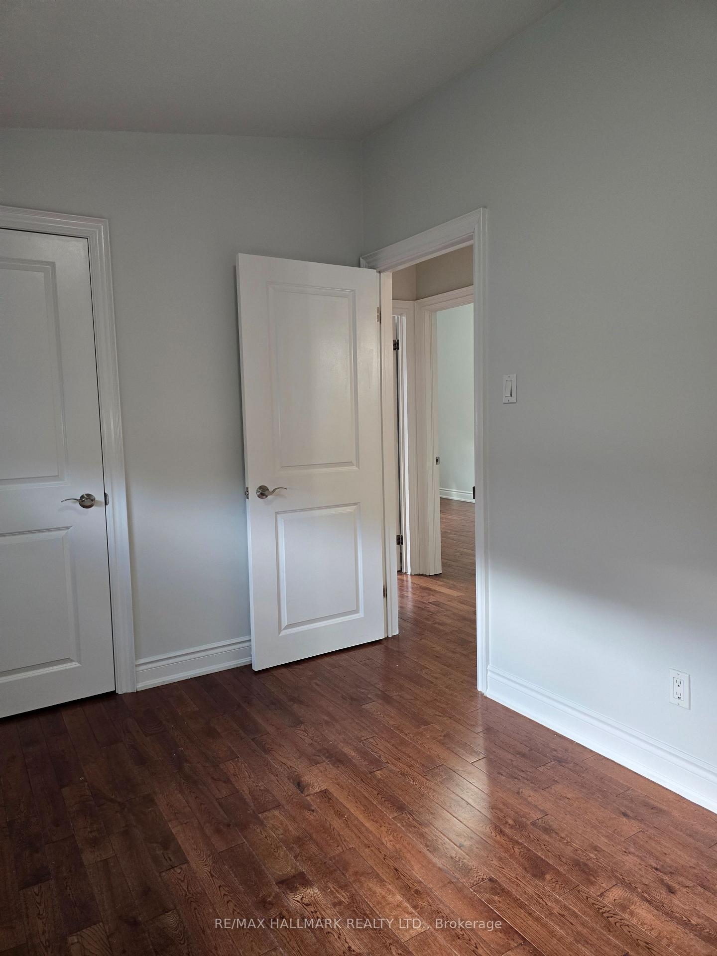 Photo 20 of Unit Upper Portion, 53 Billington Crescent, North York, Parkwoods-Donalda — HOMEH