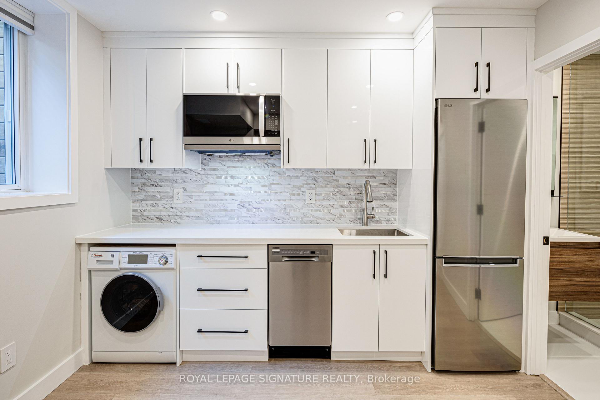 Photo 3 of Unit Lower, 20 Kewbeach Avenue, Toronto, The Beaches — HOMEH