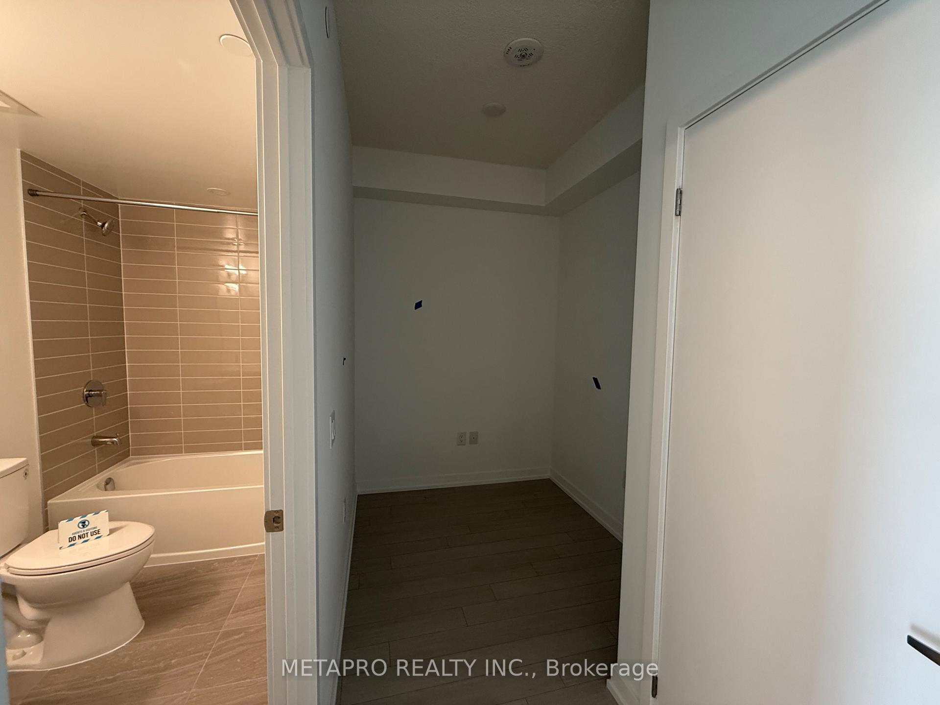 Photo 12 of Unit 2016, 4010 Eglinton Avenue W, Etobicoke, Humber Heights — HOMEH