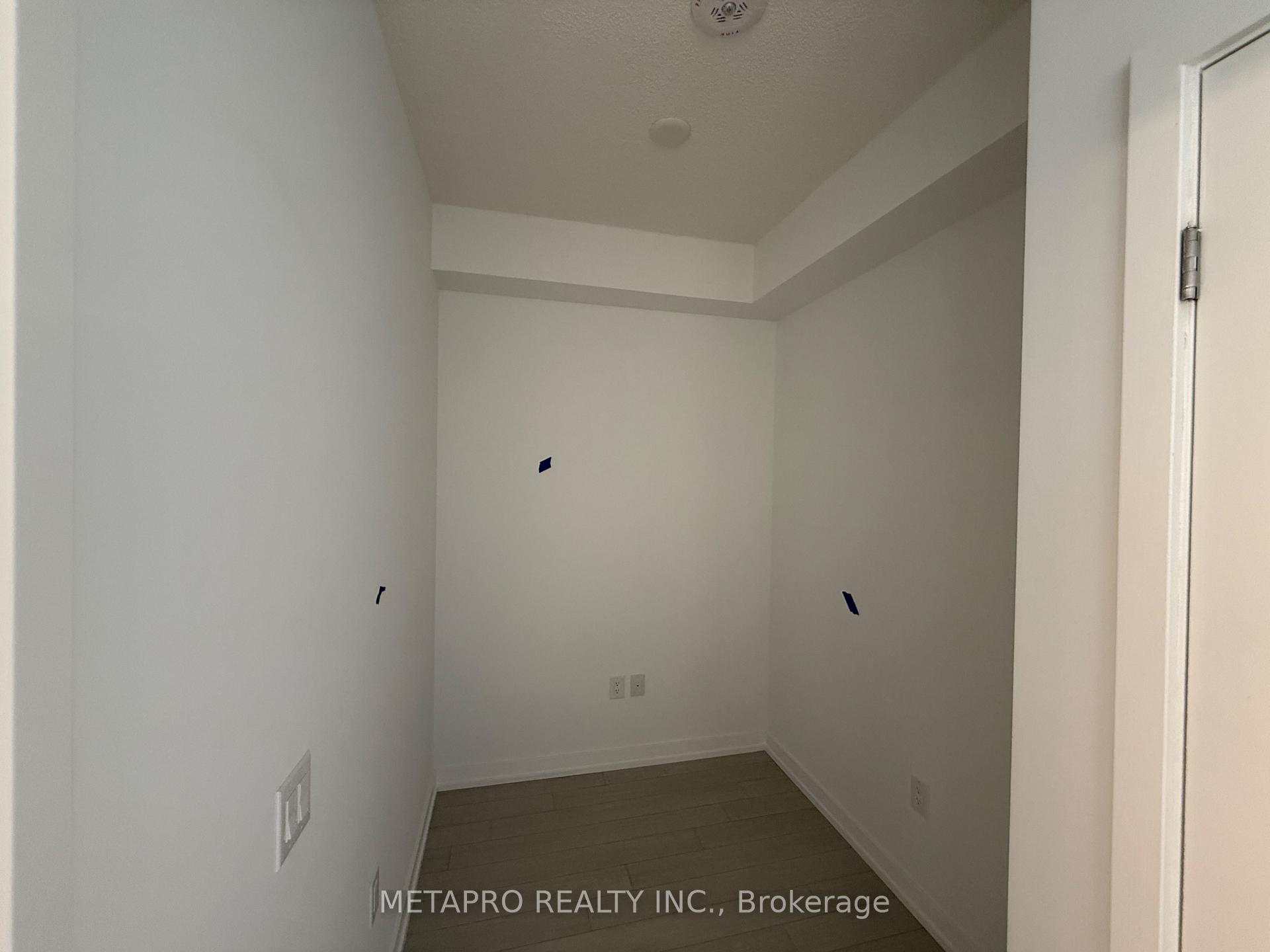 Photo 14 of Unit 2016, 4010 Eglinton Avenue W, Etobicoke, Humber Heights — HOMEH