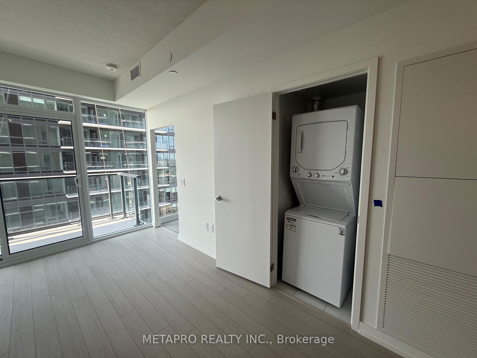 Photo 16 of Unit 2016, 4010 Eglinton Avenue W, Etobicoke, Humber Heights — HOMEH