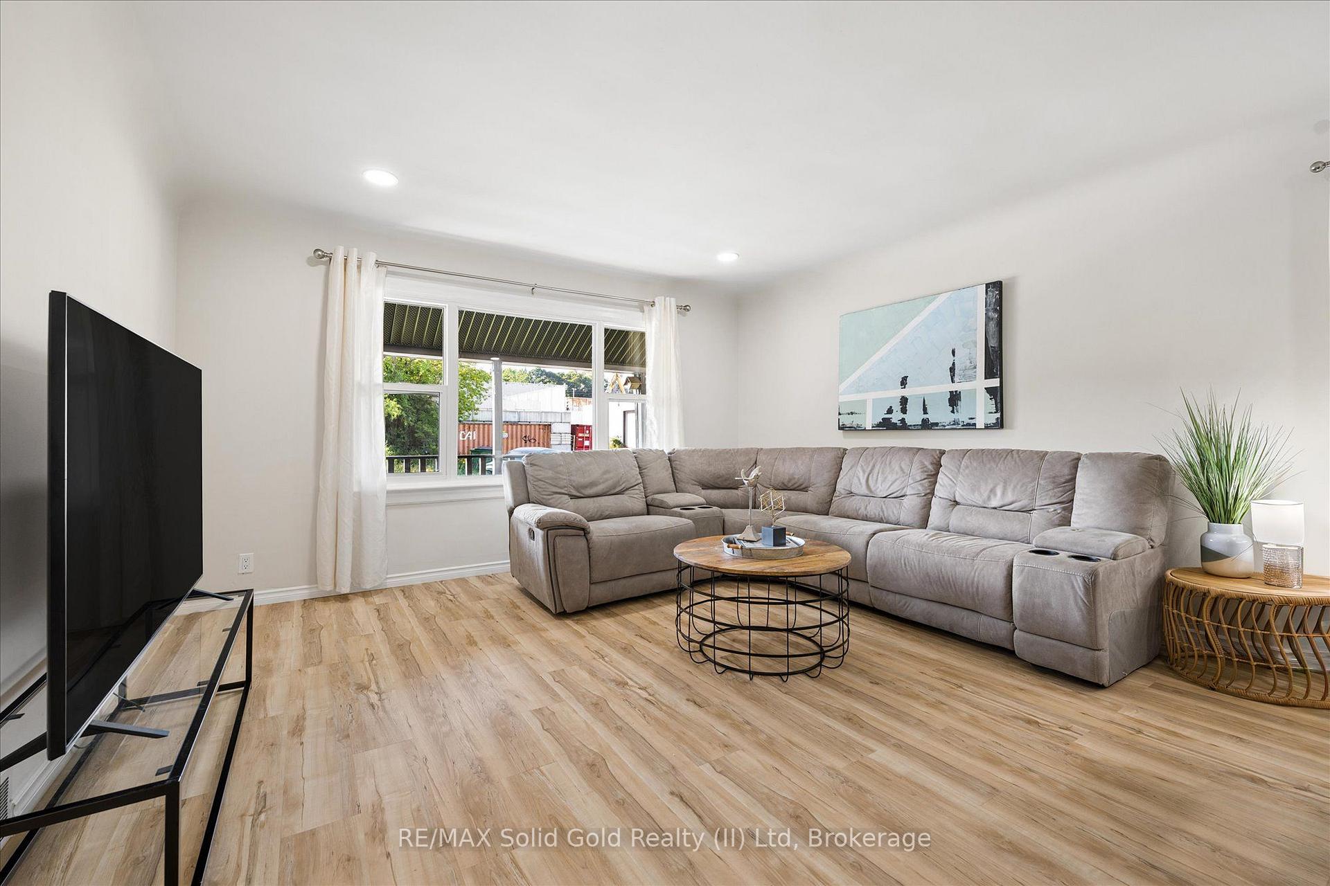 Photo 13 of 408 Breithaupt Street, Kitchener, Northward — HOMEH