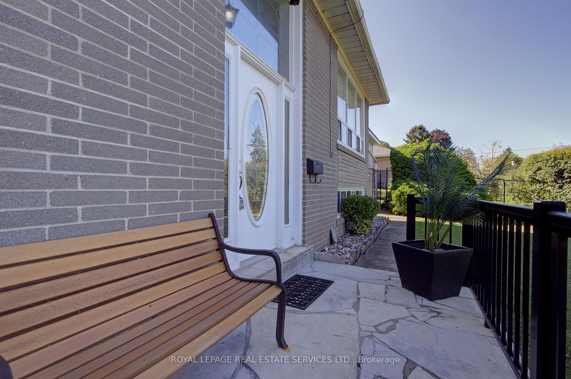 Photo 6 of 146 Vista Drive, Mississauga, Streetsville — HOMEH