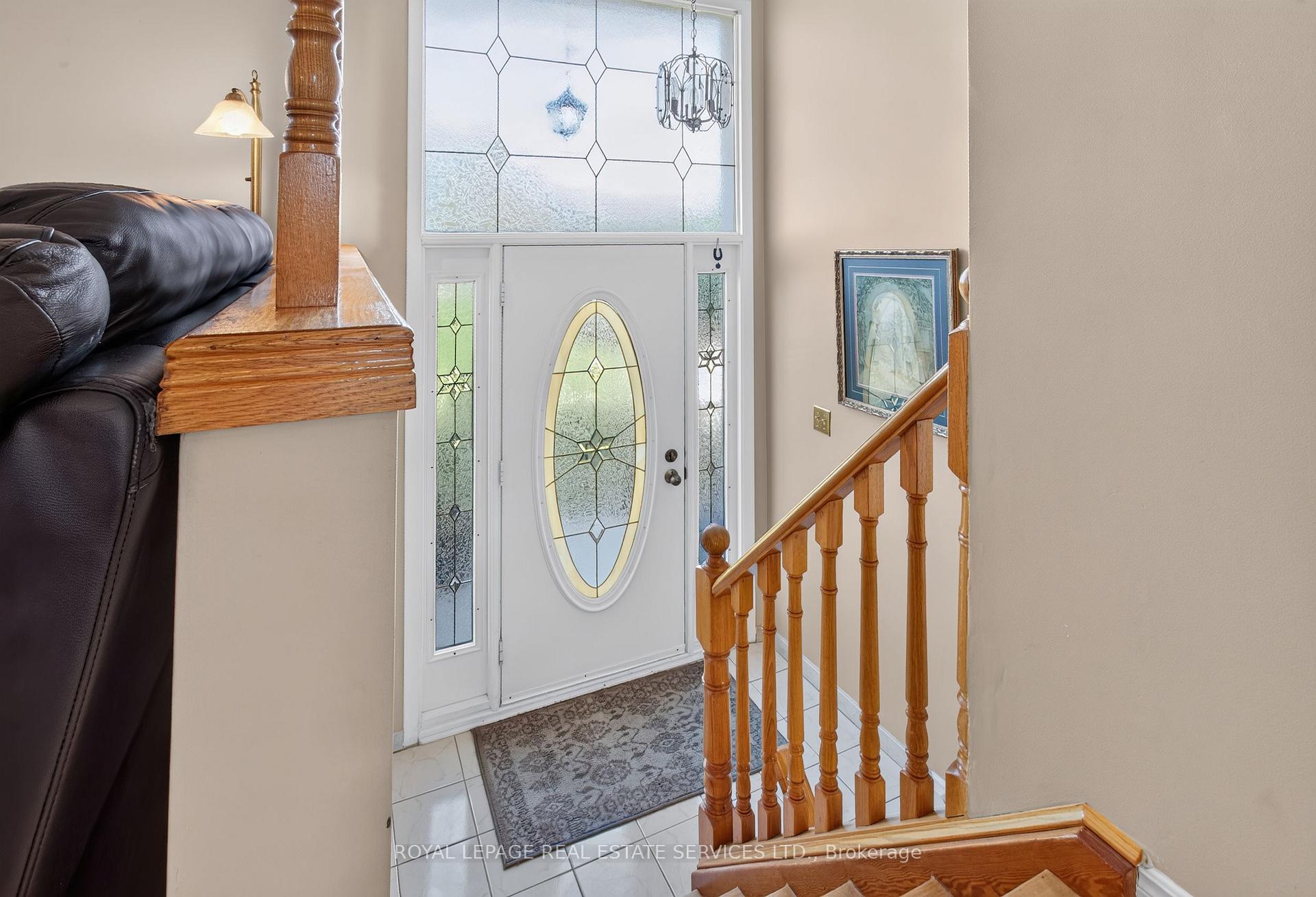Photo 7 of 146 Vista Drive, Mississauga, Streetsville — HOMEH