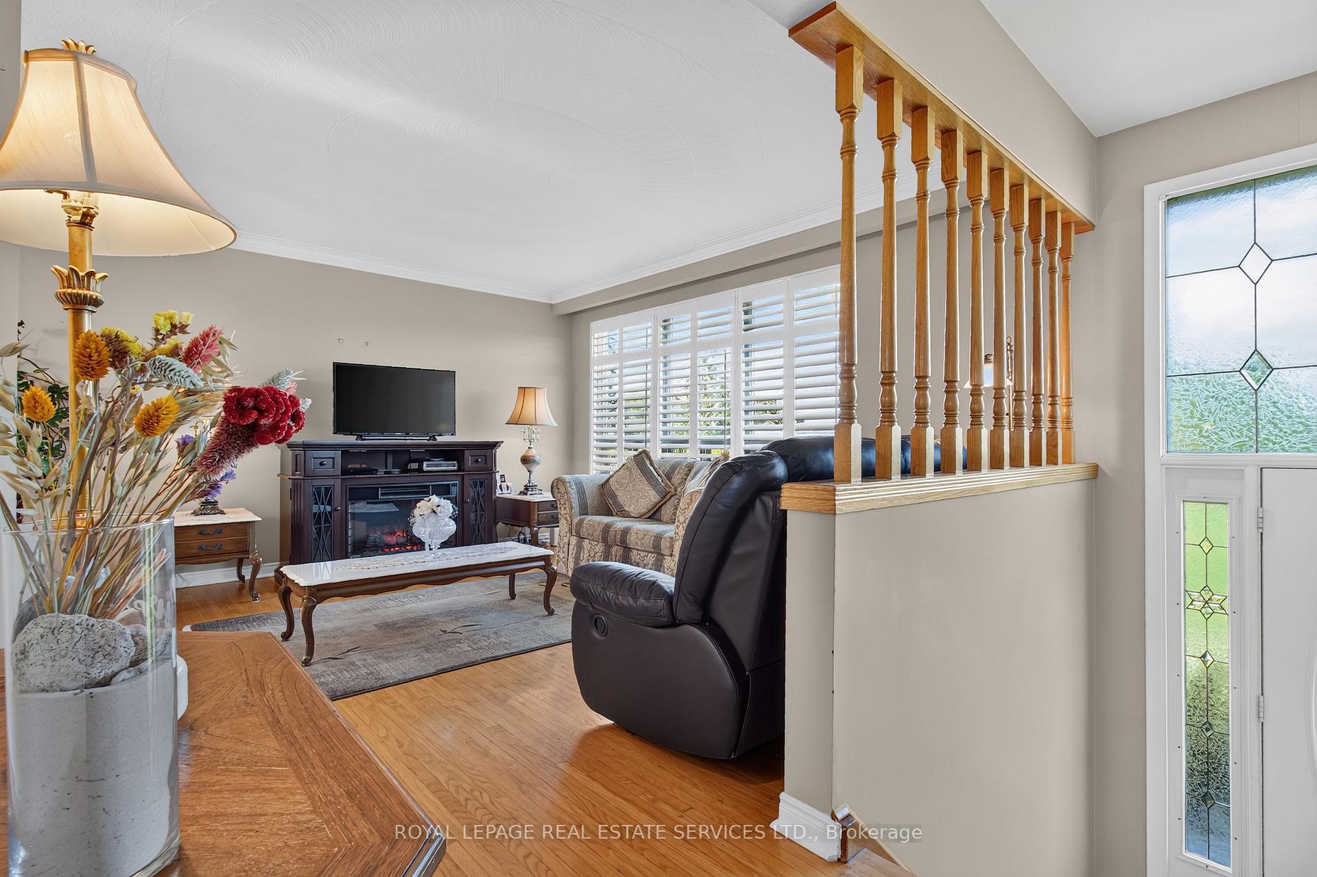 Photo 8 of 146 Vista Drive, Mississauga, Streetsville — HOMEH