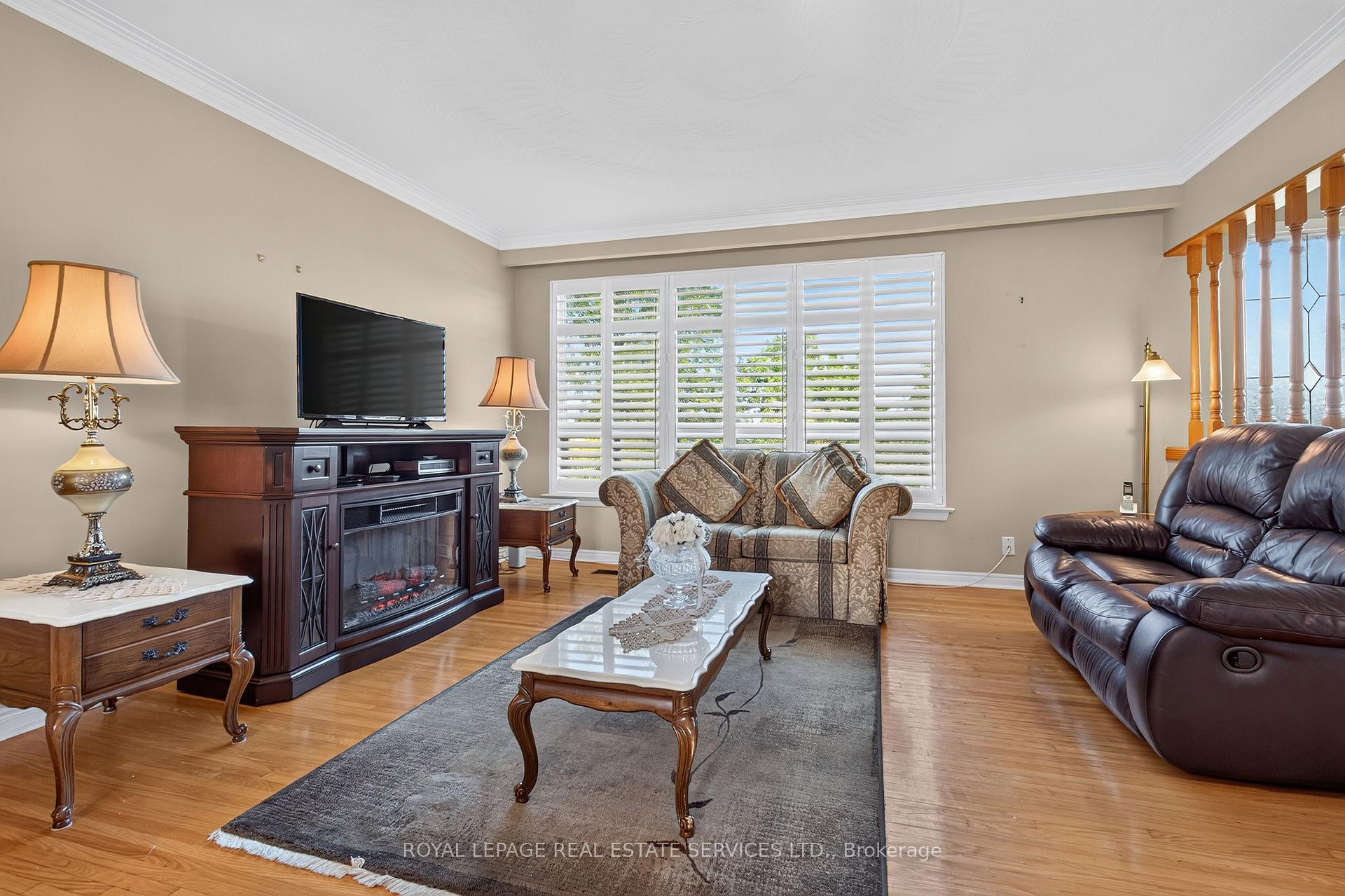 Photo 9 of 146 Vista Drive, Mississauga, Streetsville — HOMEH