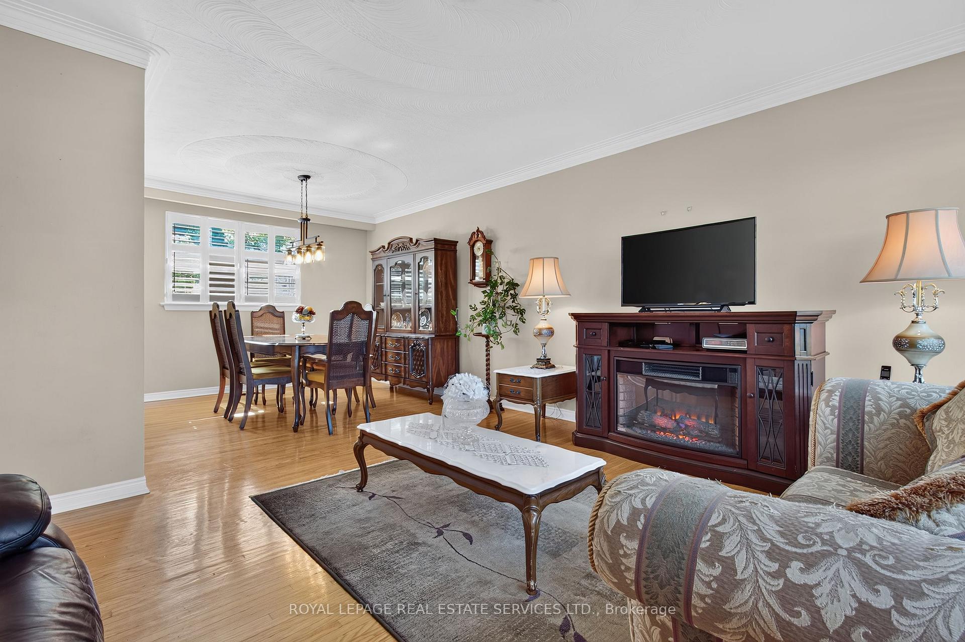 Photo 10 of 146 Vista Drive, Mississauga, Streetsville — HOMEH