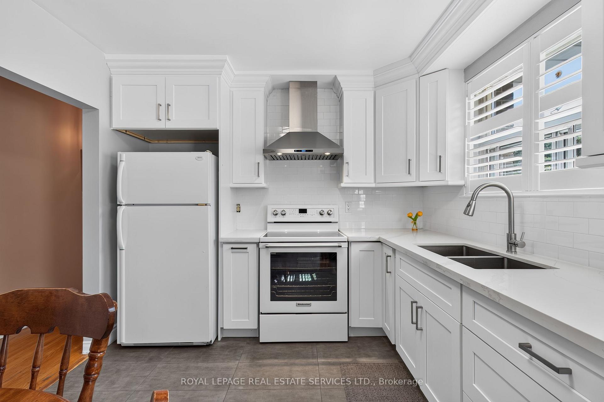 Photo 15 of 146 Vista Drive, Mississauga, Streetsville — HOMEH