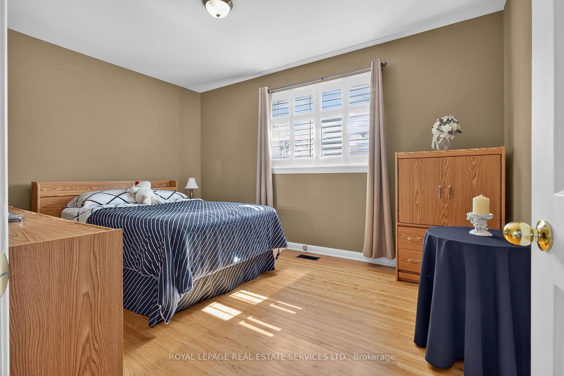 Photo 21 of 146 Vista Drive, Mississauga, Streetsville — HOMEH