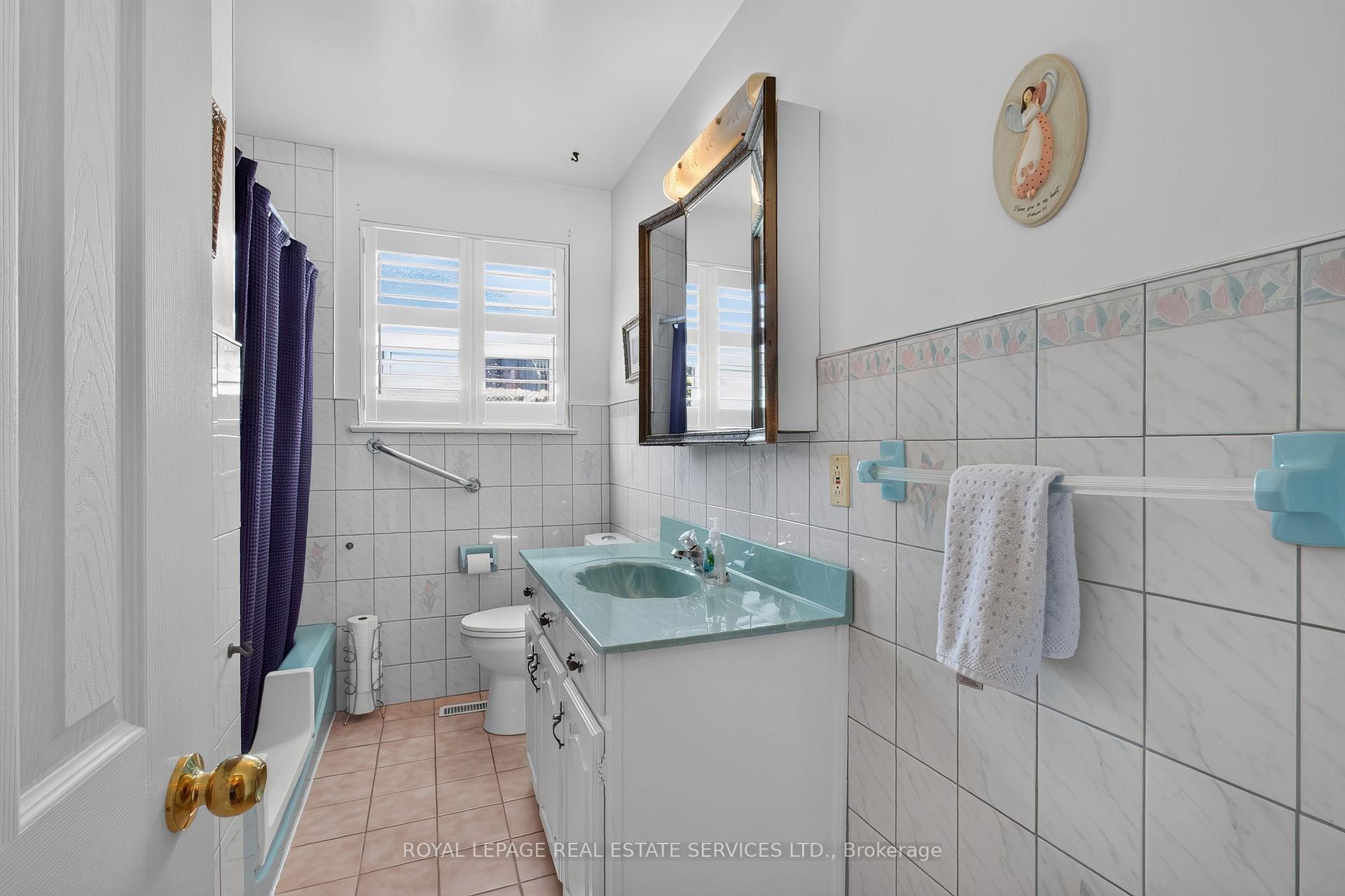 Photo 24 of 146 Vista Drive, Mississauga, Streetsville — HOMEH