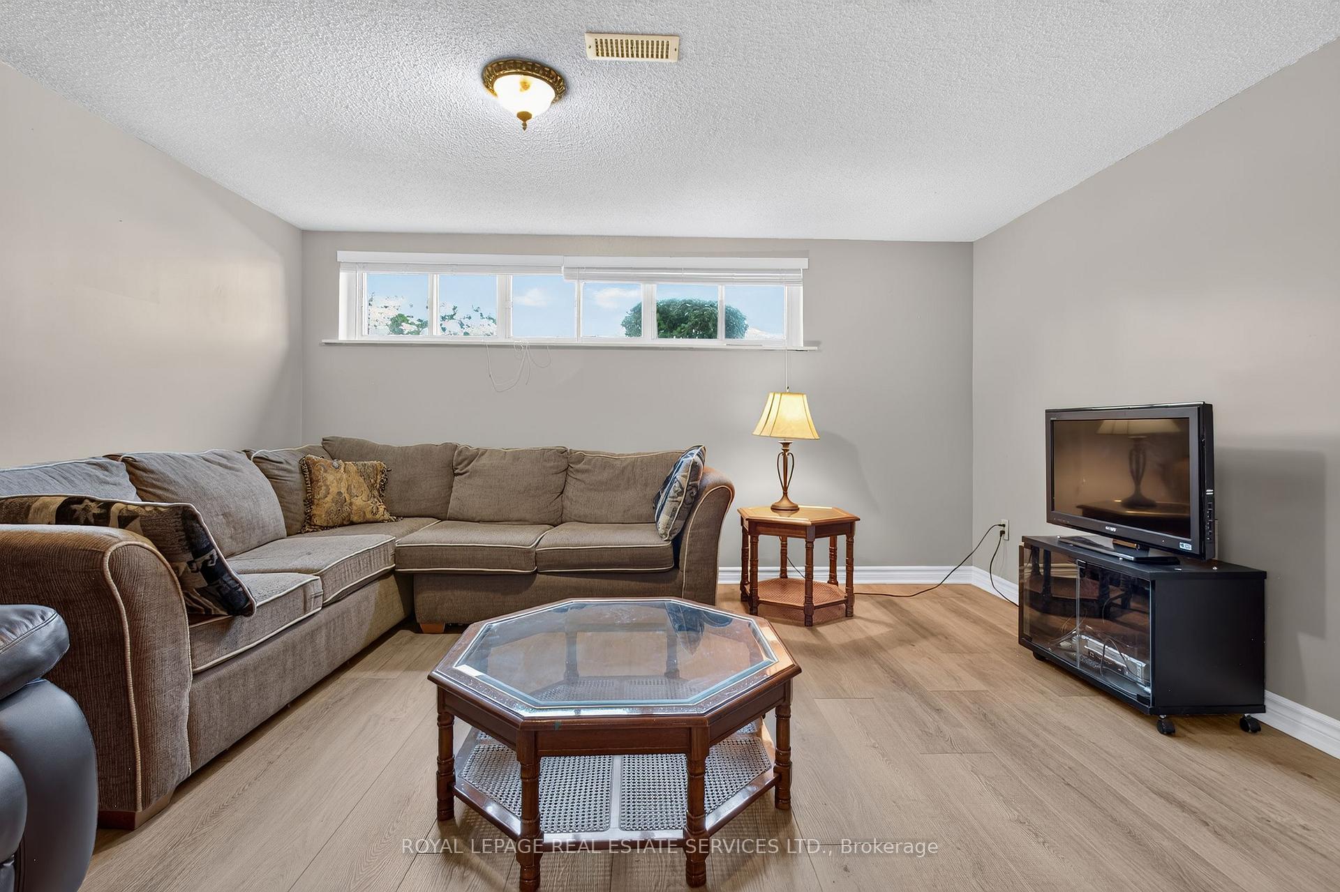 Photo 27 of 146 Vista Drive, Mississauga, Streetsville — HOMEH