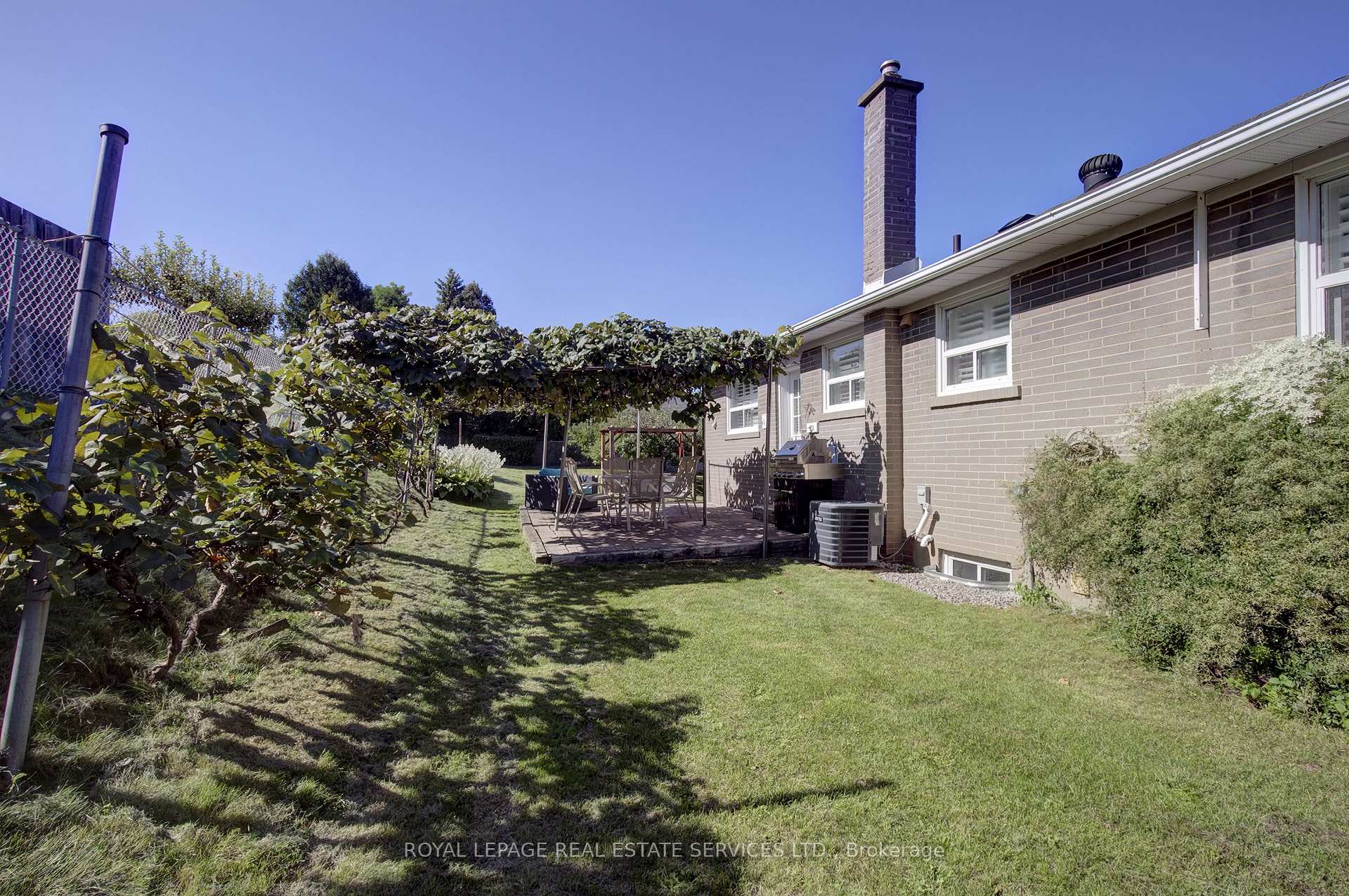 Photo 33 of 146 Vista Drive, Mississauga, Streetsville — HOMEH