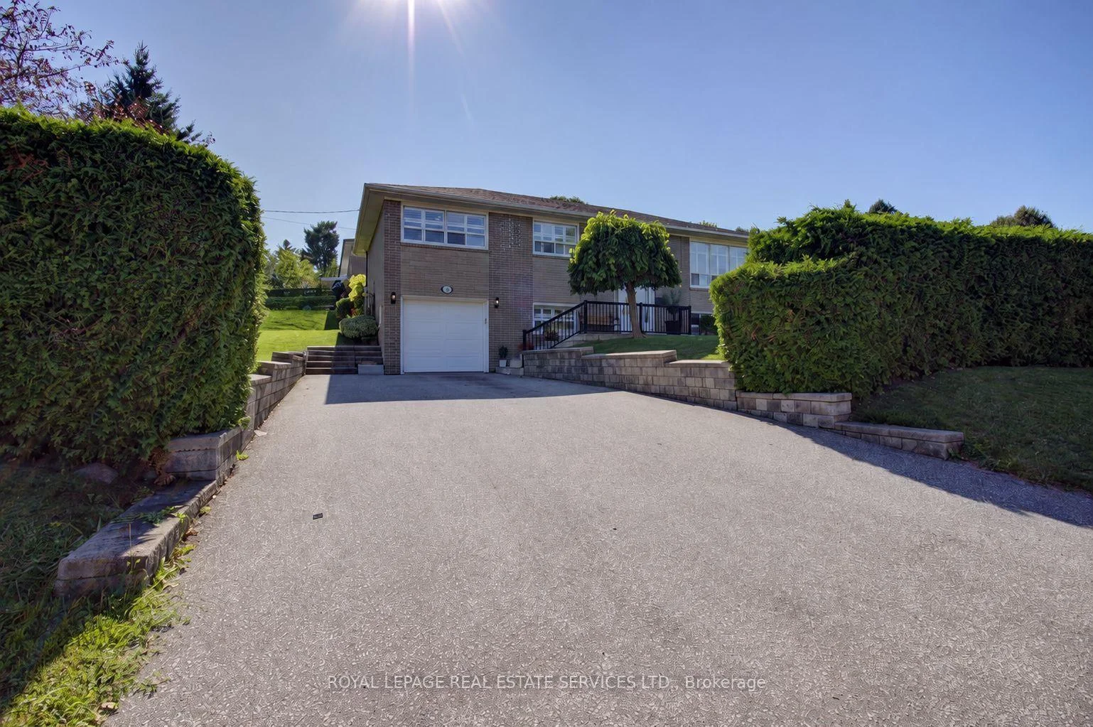 Photo 4 of 146 Vista Drive, Mississauga, Streetsville — HOMEH