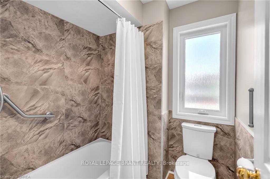 Photo 33 of 69 Hunter Way, Brantford, Empire — HOMEH