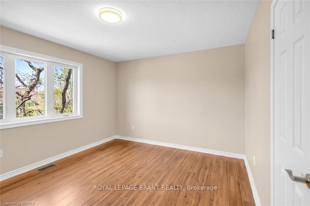 Photo 36 of 69 Hunter Way, Brantford, Empire — HOMEH
