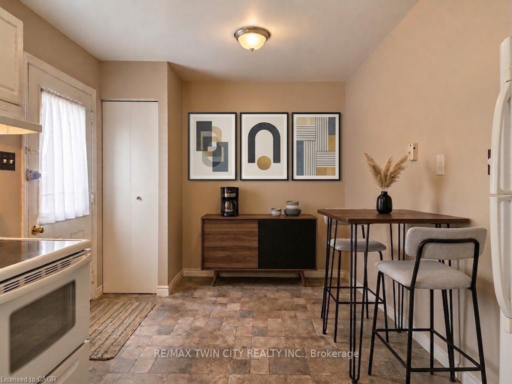 Photo 4 of Unit 15, 475 Sandringham Crescent, London, South R — HOMEH