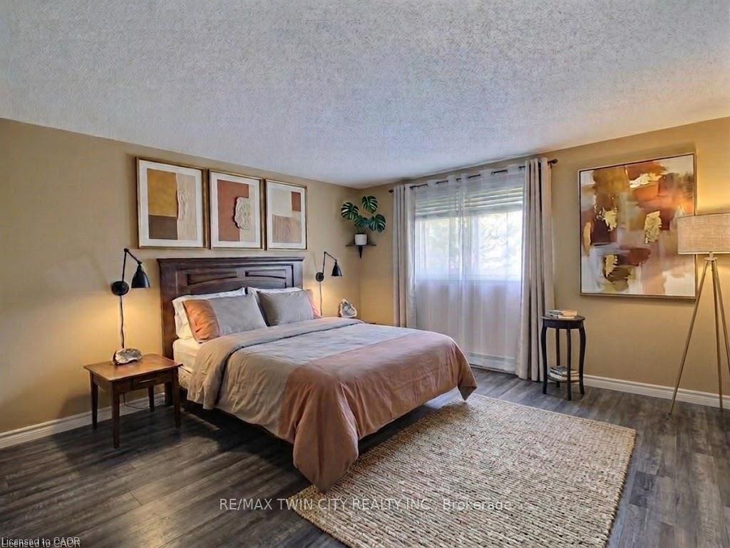Photo 8 of Unit 15, 475 Sandringham Crescent, London, South R — HOMEH