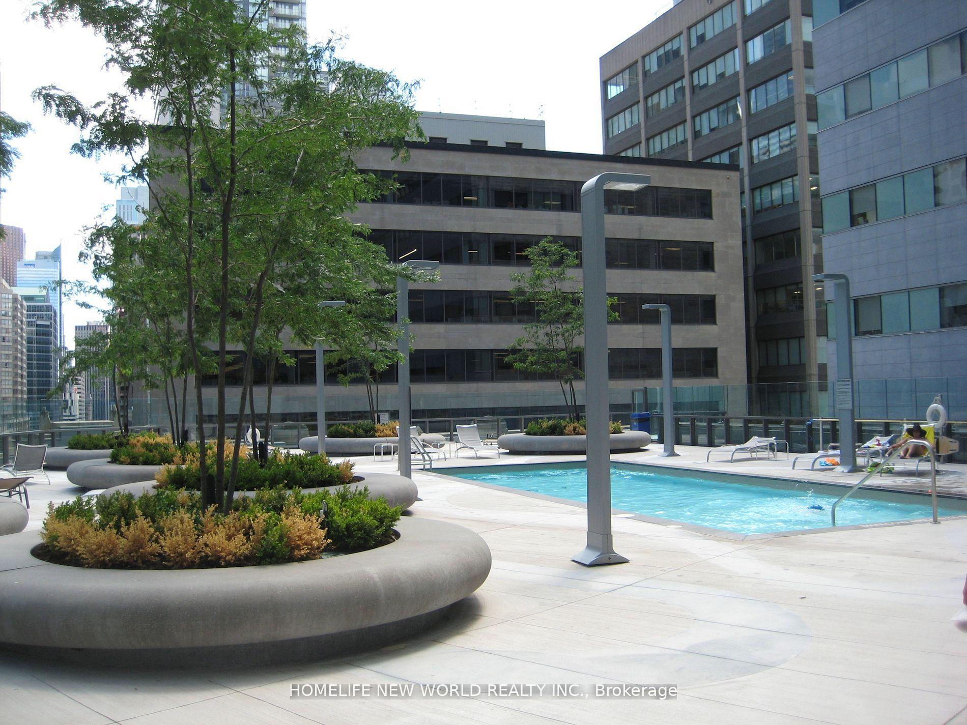 Photo 5 of Unit 1302, 832 Bay Street, Toronto, Bay Street Corridor — HOMEH