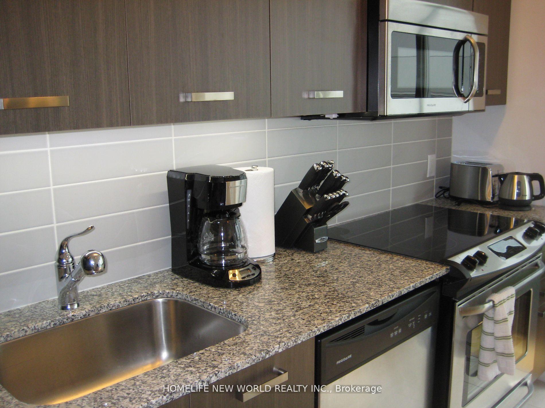 Photo 8 of Unit 1302, 832 Bay Street, Toronto, Bay Street Corridor — HOMEH