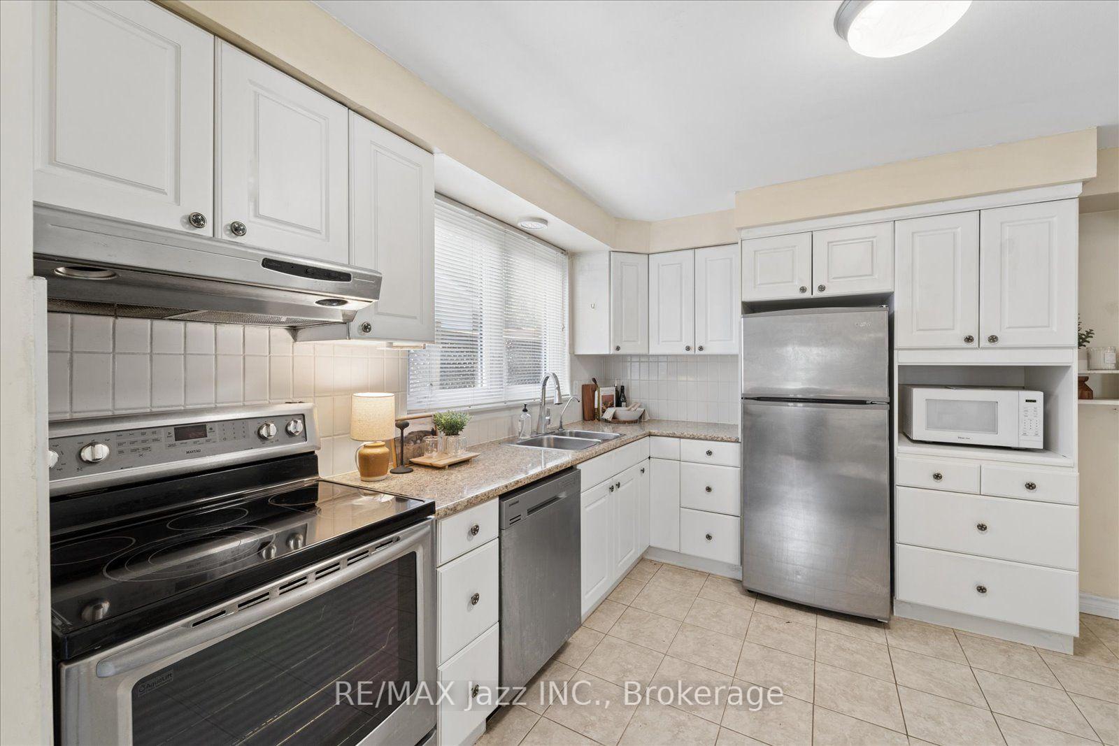 Photo 15 of 241 Viewmount Street, Oshawa, Donevan — HOMEH