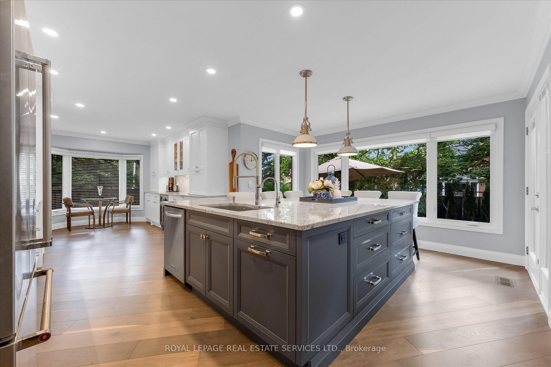Photo 3 of 1075 Mayfair Road, Oakville, Glen Abbey — HOMEH
