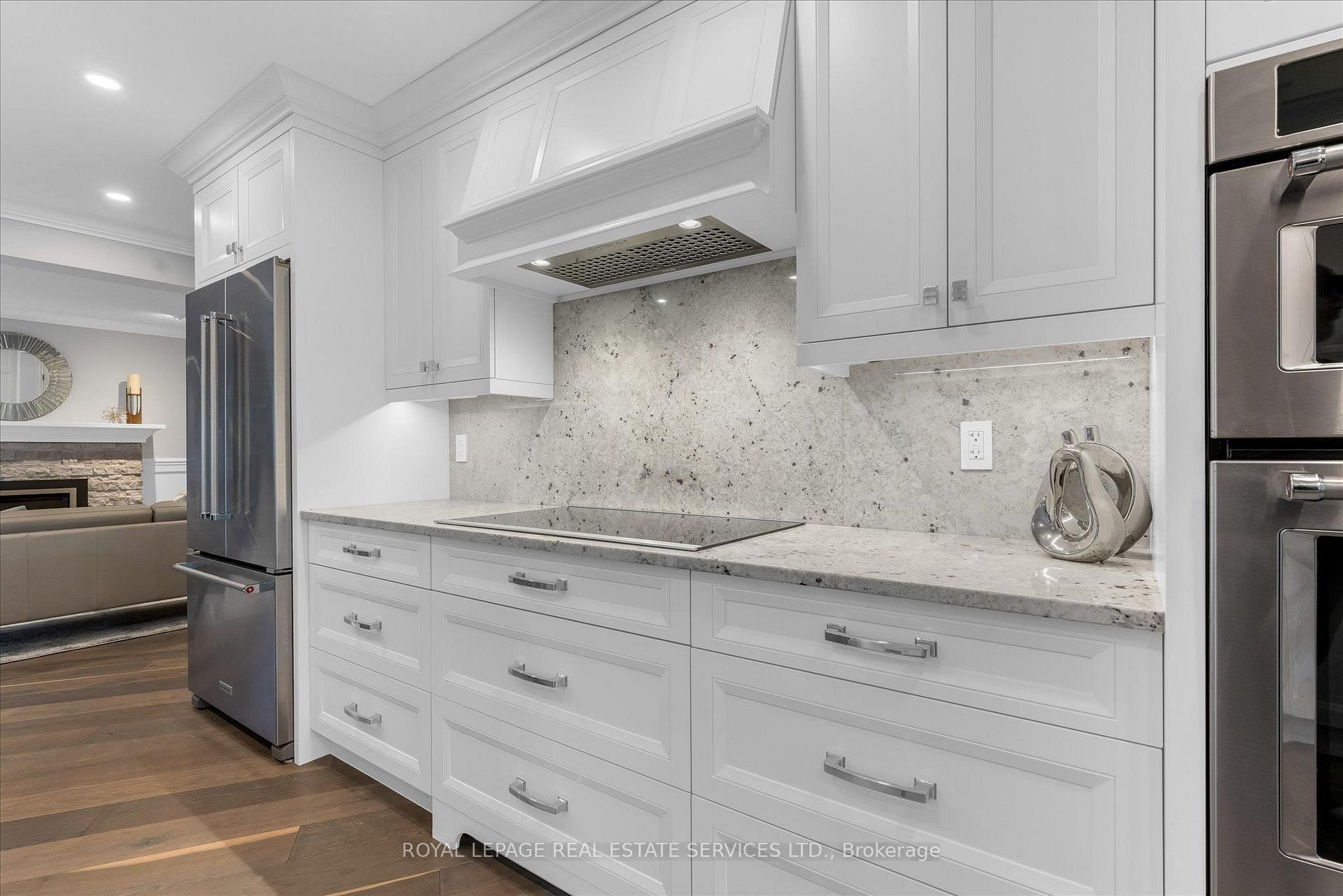 Photo 4 of 1075 Mayfair Road, Oakville, Glen Abbey — HOMEH