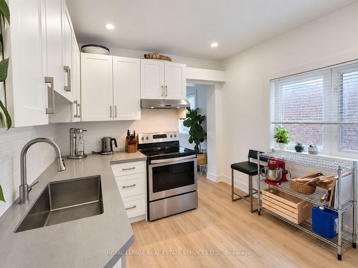 Photo 3 of Unit 3, 721 Gladstone Avenue, Toronto, Dovercourt-Wallace Emerson-Junction — HOMEH