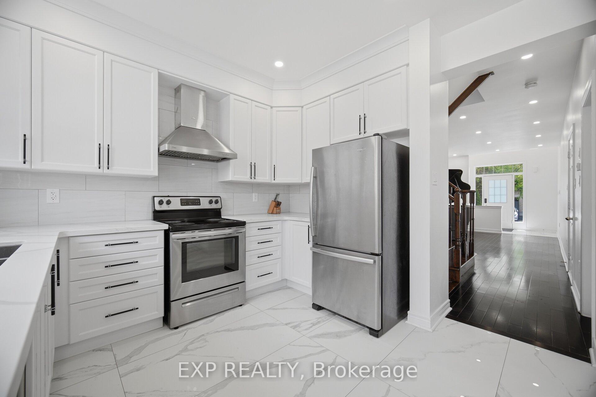 Photo 7 of 363 Holmes Crescent, Milton, Scott — HOMEH