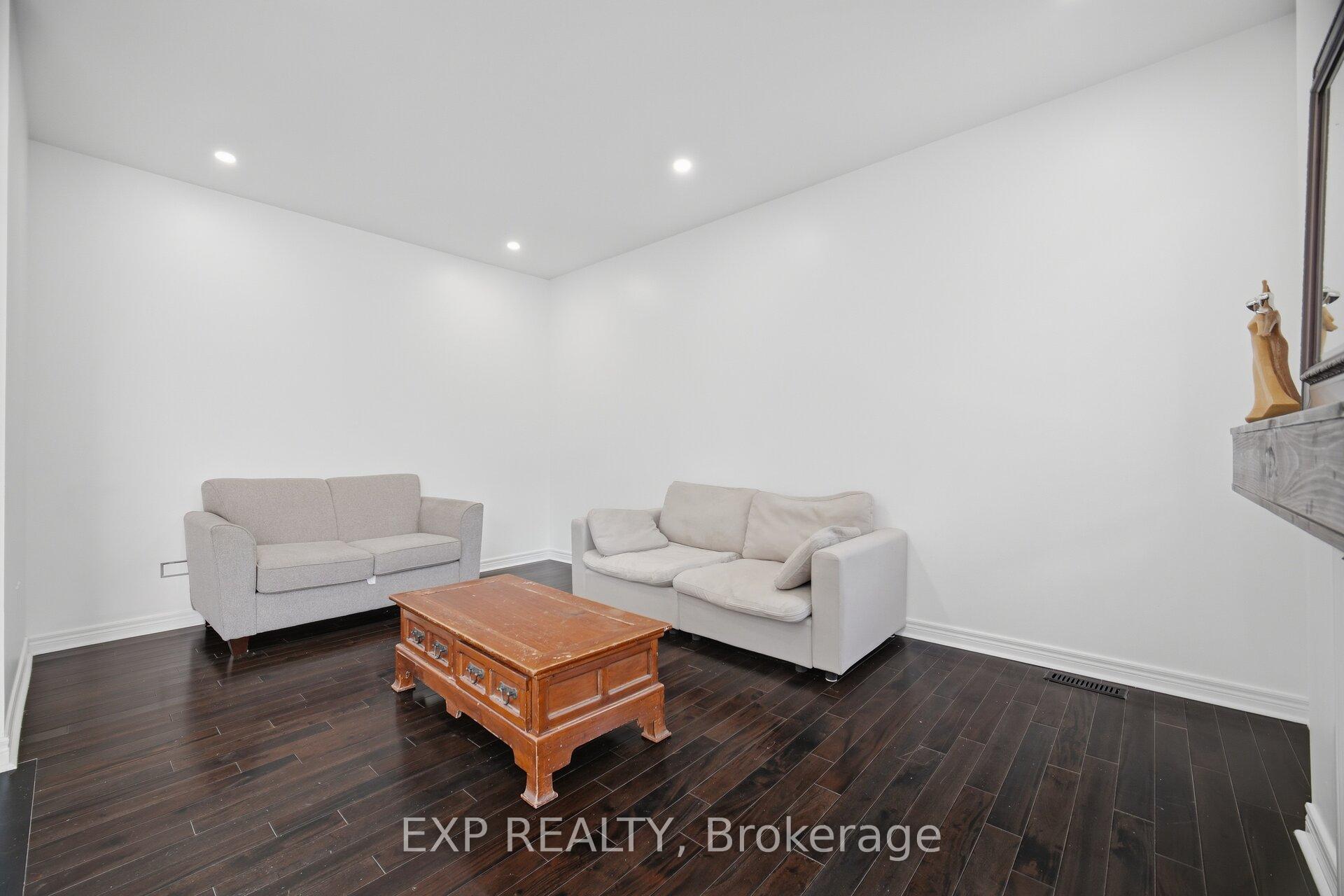 Photo 11 of 363 Holmes Crescent, Milton, Scott — HOMEH