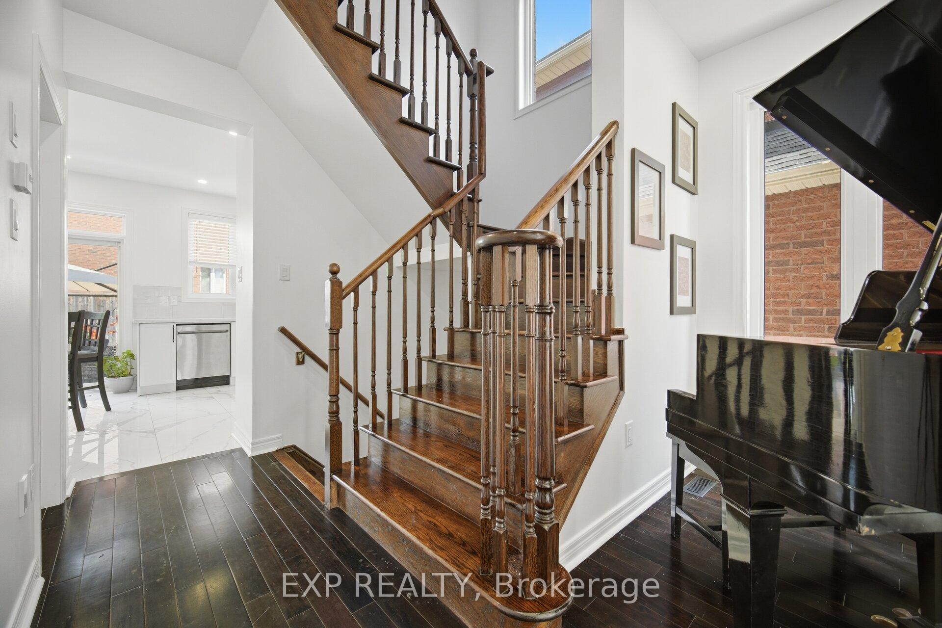 Photo 15 of 363 Holmes Crescent, Milton, Scott — HOMEH