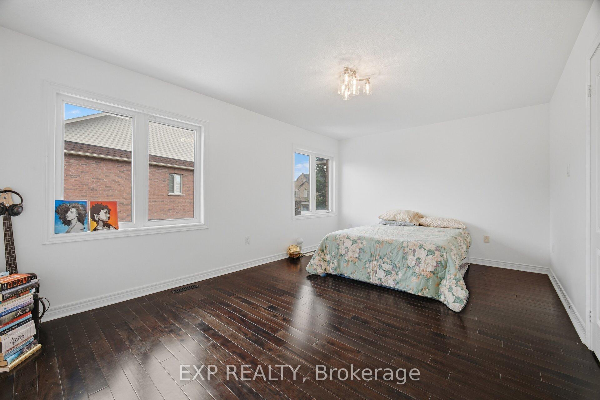 Photo 17 of 363 Holmes Crescent, Milton, Scott — HOMEH