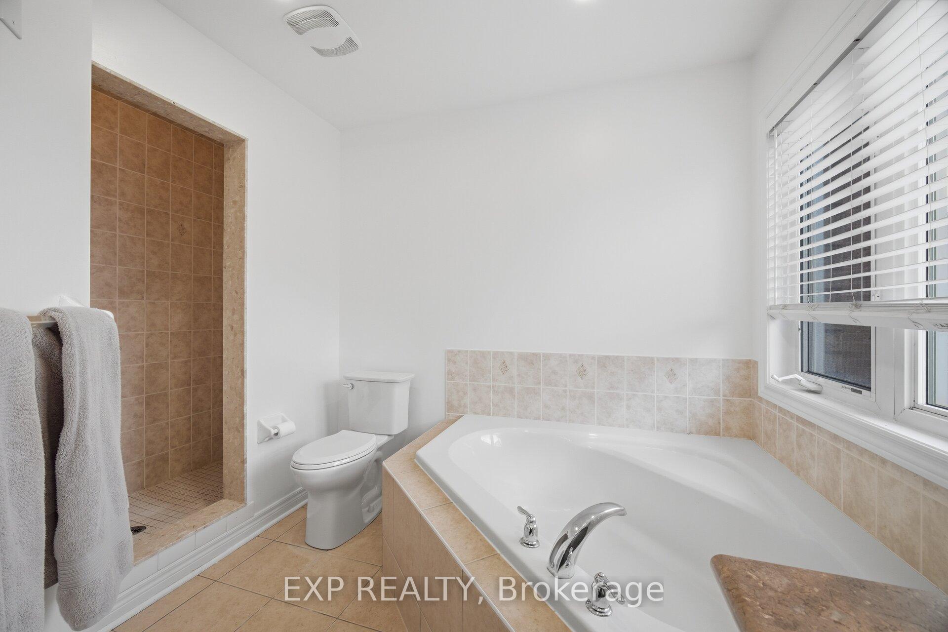 Photo 20 of 363 Holmes Crescent, Milton, Scott — HOMEH
