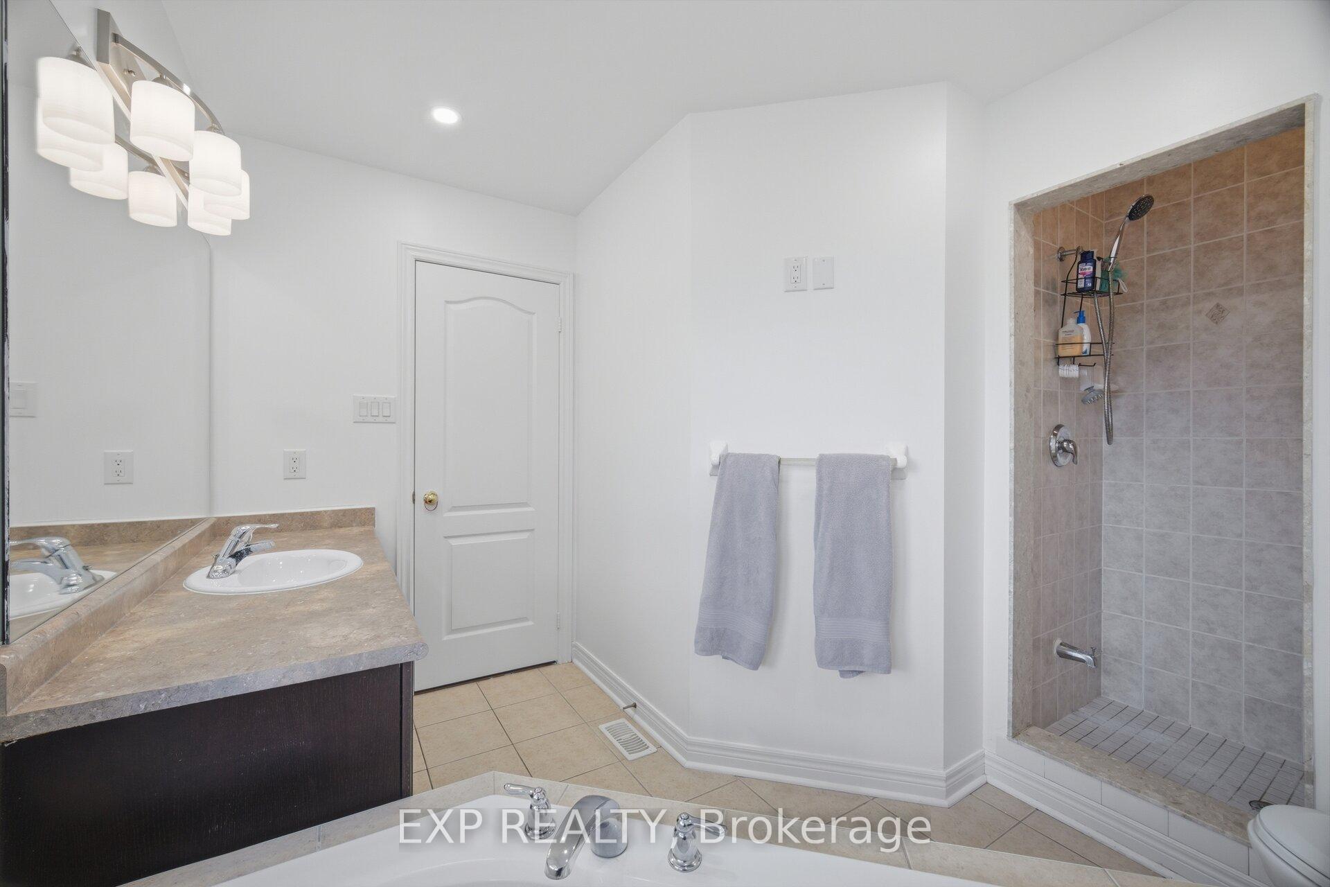 Photo 21 of 363 Holmes Crescent, Milton, Scott — HOMEH