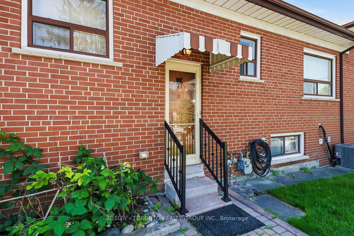 Photo 2 of Unit Lower, 146 Earlscourt Avenue, Toronto, Corso Italia-Davenport — HOMEH